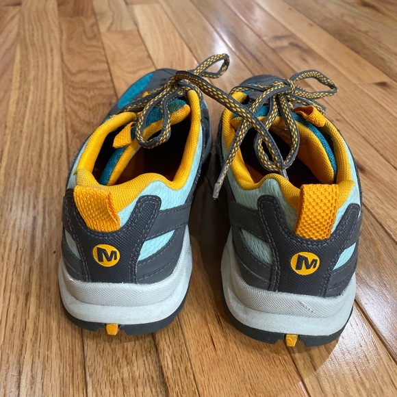 Merrell Castle Rock Hiking Shoes, Size 6 - Picture 4 of 6